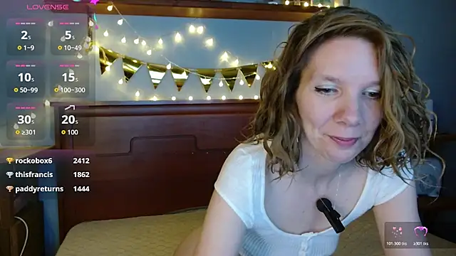 Daisy Lovely online show from March 11, 4:18 am