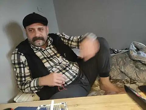 Snapshot of Biracikral chatting on February 14, 3:09 pm Biracikral online show from February 14, 3:09 pm