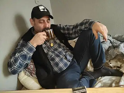 Snapshot of Biracikral chatting on February 17, 10:56 am Biracikral online show from February 17, 10:56 am