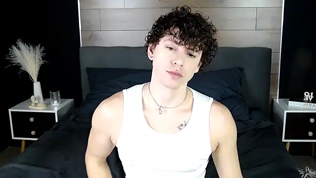 TylerGibson online show from February 6, 4:06 am