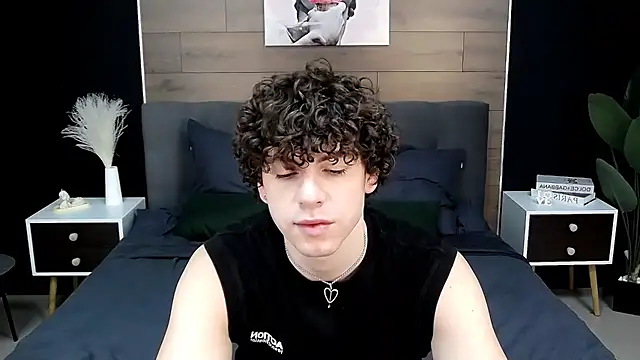 TylerGibson online show from March 18, 6:38 am