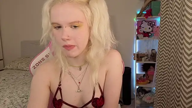 Mia WaterFall online show from March 24, 3:22 am