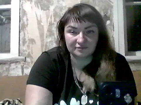 Snapshot of AllinaKis chatting on June 3, 7:08 pm AllinaKis online show from June 3, 7:08 pm