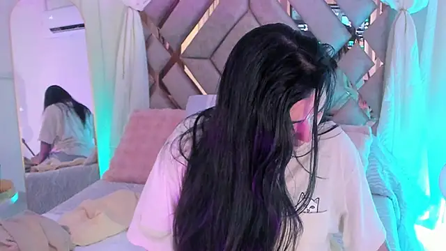 Snapshot of KathiaJenner chatting on February 22, 12:36 pm KathiaJenner online show from February 22, 12:36 pm