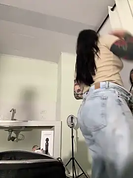 Snapshot of KathiaJenner chatting on February 24, 11:52 am KathiaJenner online show from February 24, 11:52 am