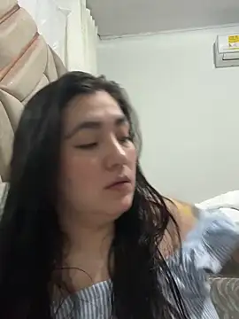 Snapshot of KathiaJenner chatting on March 2, 11:28 am KathiaJenner online show from March 2, 11:28 am