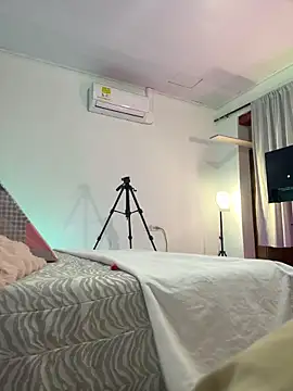 KathiaJenner online show from March 6, 11:39 am