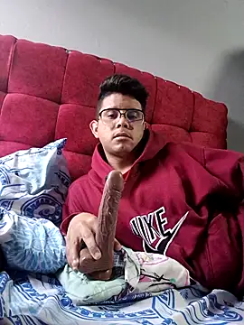 ClarkAndBruno online show from April 5, 10:40 pm