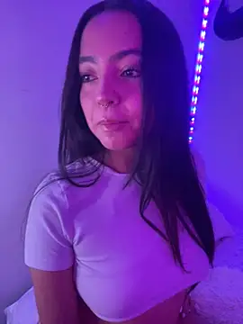 Snapshot of laraa_rous chatting on February 12, 1:22 am laraa rous online show from February 12, 1:22 am