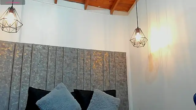 Snapshot of Calvin_Hunter chatting on March 15, 11:00 pm Calvin Hunter online show from March 15, 11:00 pm