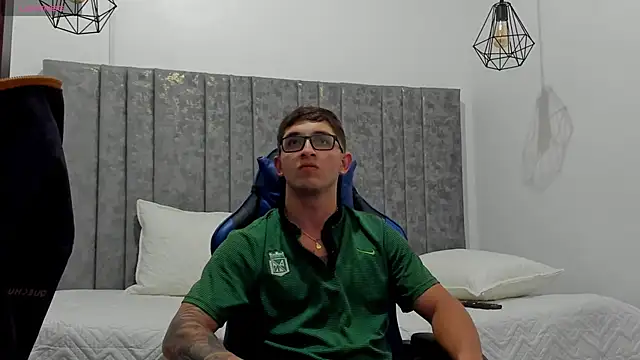 Snapshot of Calvin_Hunter chatting on March 26, 1:01 am Calvin Hunter online show from March 26, 1:01 am