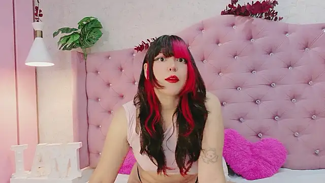 Snapshot of EllieNeptune_ chatting on February 1, 8:07 pm EllieNeptune online show from February 1, 8:07 pm