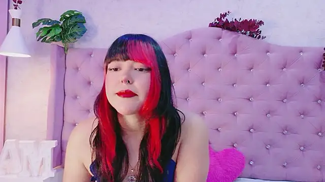 Snapshot of EllieNeptune_ chatting on February 3, 8:58 pm EllieNeptune online show from February 3, 8:58 pm