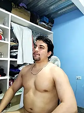 Snapshot of AxelWhitte chatting on February 4, 1:55 am AxelWhitte online show from February 4, 1:55 am