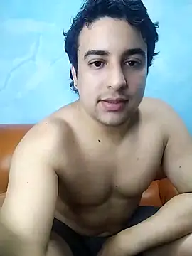 Snapshot of AxelWhitte chatting on February 21, 7:04 pm AxelWhitte online show from February 21, 7:04 pm