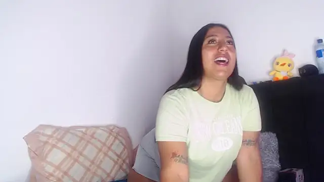 Snapshot of agathaklein chatting on February 26, 1:54 pm agathaklein online show from February 26, 1:54 pm