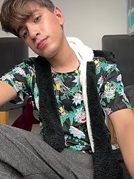 Snapshot of Naim_TheKing chatting on February 2, 4:33 am Naim TheKing online show from February 2, 4:33 am