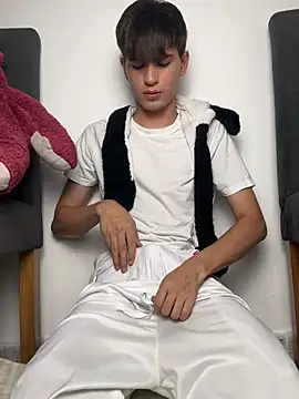 Snapshot of Naim_TheKing chatting on February 3, 2:53 am Naim TheKing online show from February 3, 2:53 am