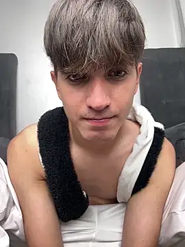 Snapshot of Naim_TheKing chatting on February 3, 6:22 am Naim TheKing online show from February 3, 6:22 am