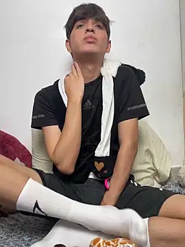 Snapshot of Naim_TheKing chatting on February 12, 3:45 am Naim TheKing online show from February 12, 3:45 am