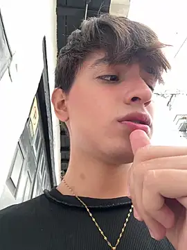 Snapshot of Naim_TheKing chatting on February 23, 5:43 pm Naim TheKing online show from February 23, 5:43 pm