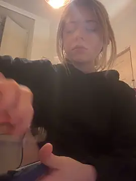 MelliMoon online show from April 4, 9:34 pm