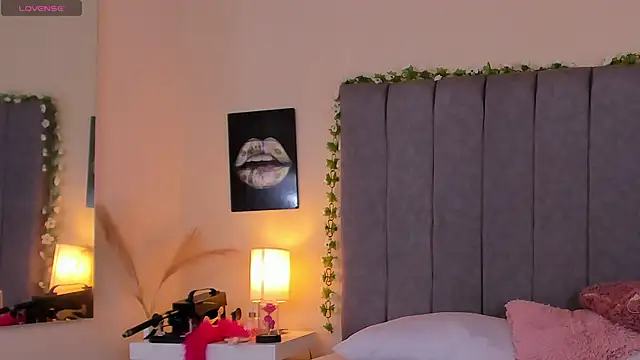 PAMELA BRANZ online show from April 17, 11:57 am