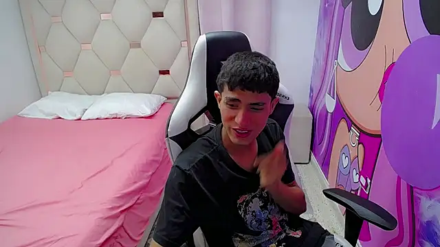 Snapshot of Akyra_latinn chatting on February 16, 11:50 am Akyra latinn online show from February 16, 11:50 am