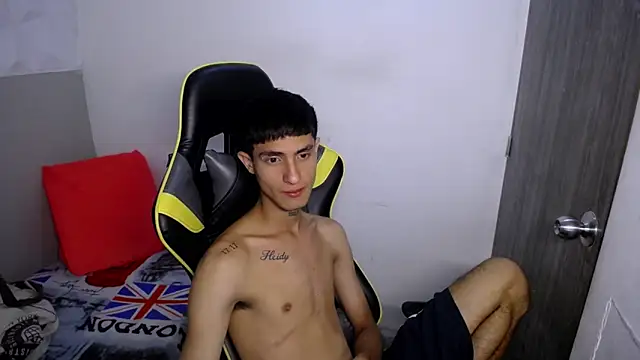 Snapshot of Akyra_latinn chatting on February 23, 3:53 pm Akyra latinn online show from February 23, 3:53 pm