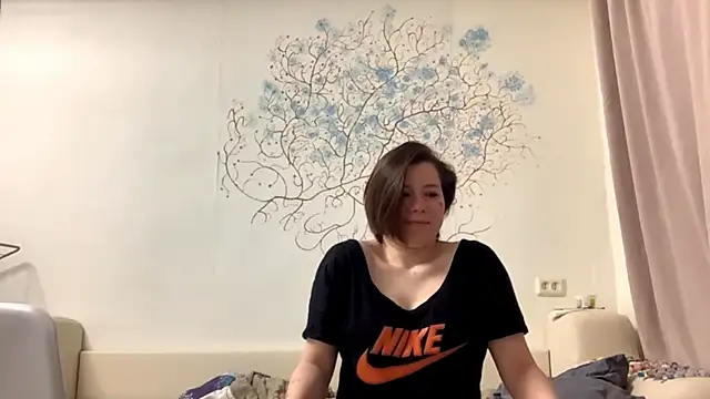 Elna coolbyts online show from January 17, 5:27 pm