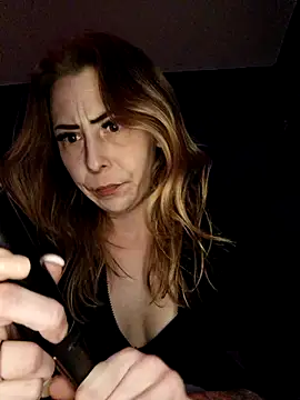 Snapshot of dewimp1 chatting on February 4, 4:46 pm dewimp1 online show from February 4, 4:46 pm