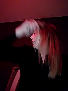 Snapshot of dewimp1 chatting on February 6, 8:01 pm dewimp1 online show from February 6, 8:01 pm