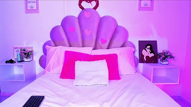 Snapshot of Ms_zozi_ chatting on February 22, 2:37 pm Ms zozi online show from February 22, 2:37 pm