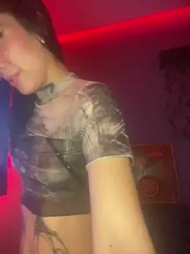 Snapshot of MamiSoft420 chatting on February 24, 7:28 am MamiSoft420 online show from February 24, 7:28 am