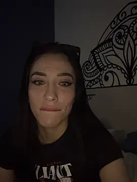 Snapshot of MamiSoft420 chatting on March 9, 12:42 pm MamiSoft420 online show from March 9, 12:42 pm