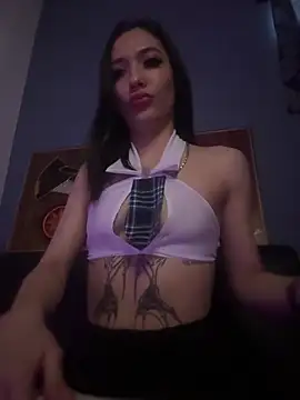 Snapshot of MamiSoft420 chatting on April 8, 1:44 pm MamiSoft420 online show from April 8, 1:44 pm