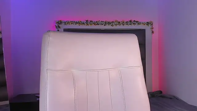 Snapshot of adhalee_js chatting on June 12, 9:25 pm adhalee js online show from June 12, 9:25 pm