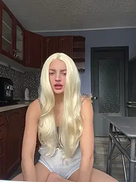 Snapshot of SashaPri chatting on February 15, 10:36 am SashaPri online show from February 15, 10:36 am