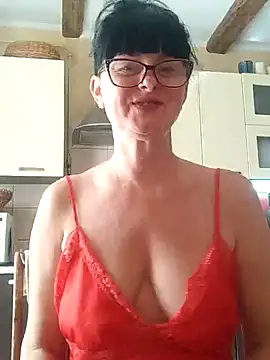 Snapshot of AliceSwan57 chatting on June 24, 6:23 am AliceSwan57 online show from June 24, 6:23 am