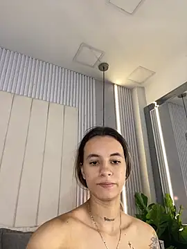 JuliaColemann online show from May 9, 11:59 am