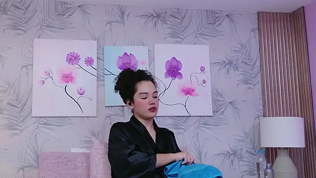 RoxanaAngel online show from January 18, 6:06 am