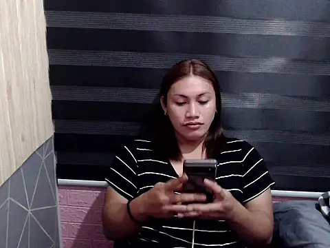 Zoanfckr17 online show from January 18, 12:14 am