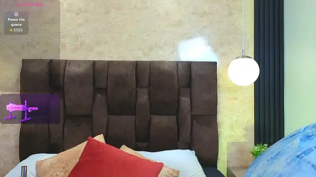 Snapshot of vicky_grey chatting on February 25, 12:26 pm vicky grey online show from February 25, 12:26 pm