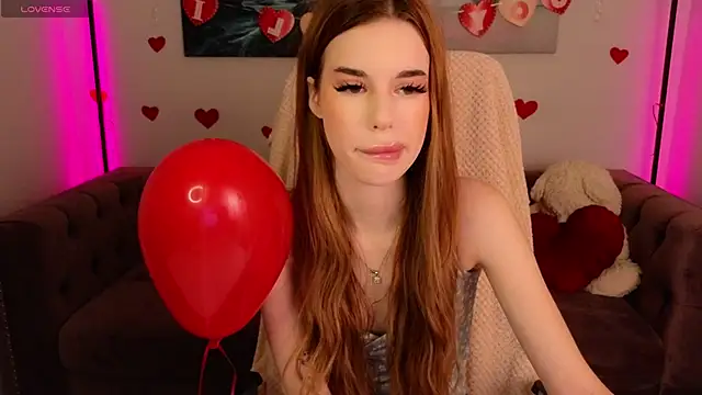 Anna Lumina online show from February 13, 9:00 pm