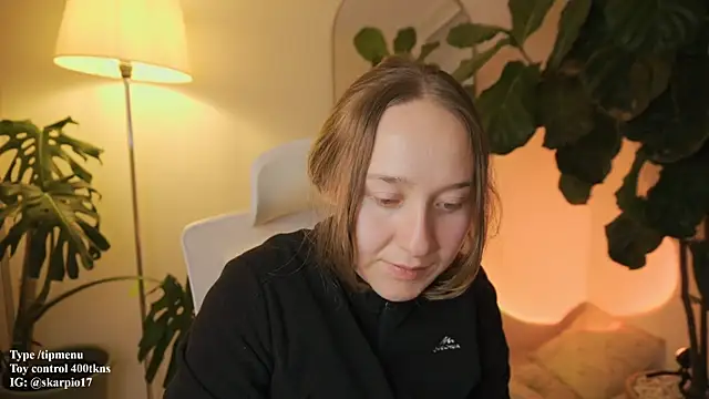 Snapshot of Scarlett_NoirMuse chatting on February 5, 2:05 am Scarlett NoirMuse online show from February 5, 2:05 am