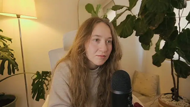 Snapshot of Scarlett_NoirMuse chatting on February 15, 12:25 pm Scarlett NoirMuse online show from February 15, 12:25 pm