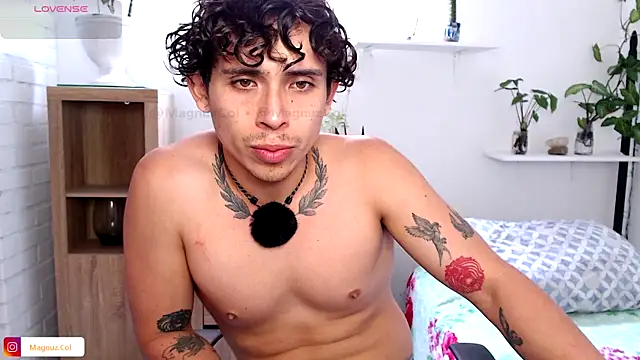 Snapshot of Magnuz_Col chatting on April 19, 5:23 pm Magnuz Col online show from April 19, 5:23 pm