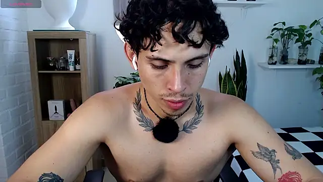 Snapshot of Magnuz_Col chatting on May 19, 6:47 pm Magnuz Col online show from May 19, 6:47 pm