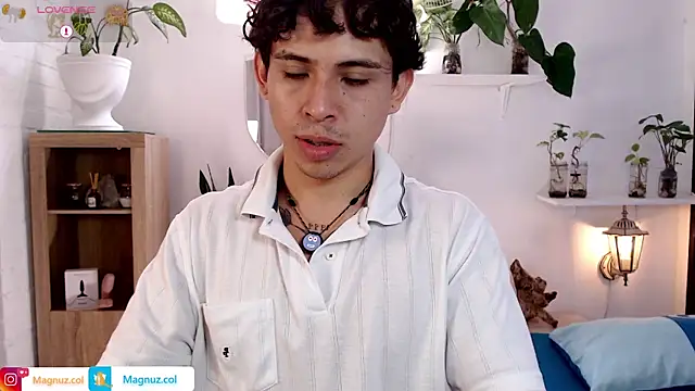 Snapshot of Magnuz_Col chatting on May 28, 3:31 pm Magnuz Col online show from May 28, 3:31 pm