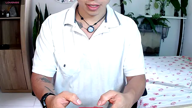 Snapshot of Magnuz_Col chatting on June 4, 5:30 pm Magnuz Col online show from June 4, 5:30 pm